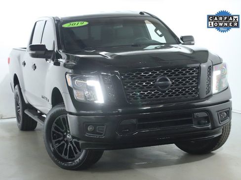 Used 2019 Nissan Titan SL w/ Midnight Edition image 2