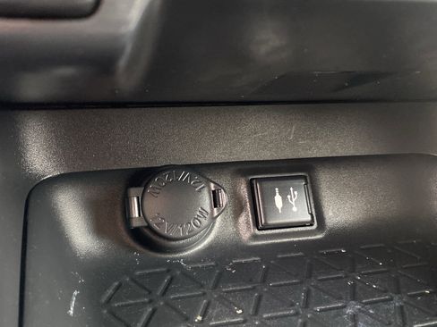 Used 2019 Toyota RAV4 LE image 39