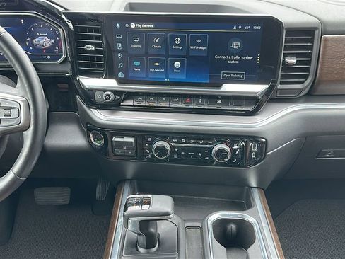 Certified 2025 Chevrolet Silverado 1500 High Country w/ Technology Package image 11