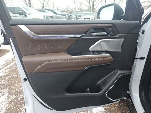 New 2026 GMC Acadia Denali Ultimate w/ LPO, Floor Liner Package image 10