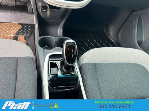 Used 2018 Chevrolet Bolt LT FWD image 28