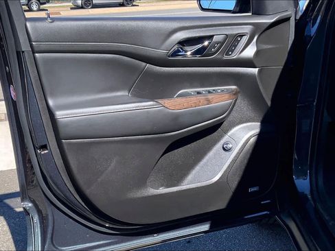 Certified 2022 GMC Acadia Denali w/ Denali Technology Package image 19