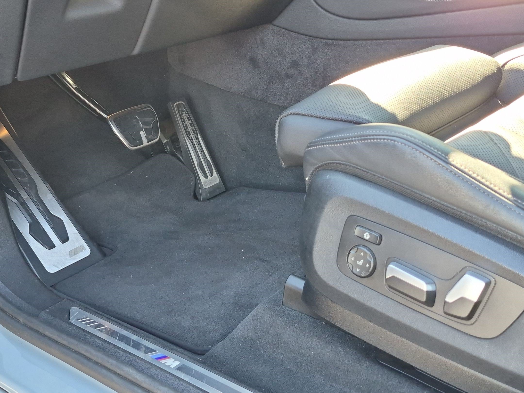 Certified 2024 BMW X5 sDrive40i w/ M Sport Package RWD image 17
