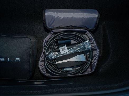 Used 2022 Tesla Model X Long Range image 31