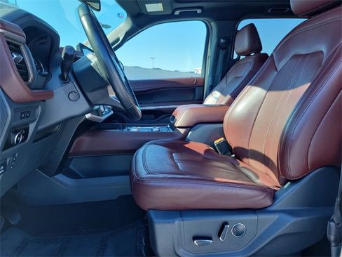 Used 2024 Ford Expedition Limited image 19