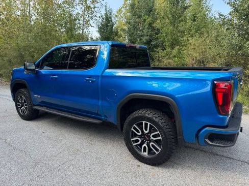 Used 2024 GMC Sierra 1500 AT4 w/ AT4 Premium Package AWD/4WD image 8