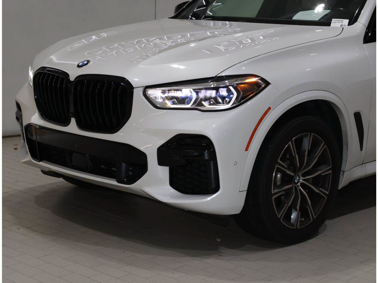 Used 2022 BMW X5 sDrive40i w/ M Sport Package RWD image 2
