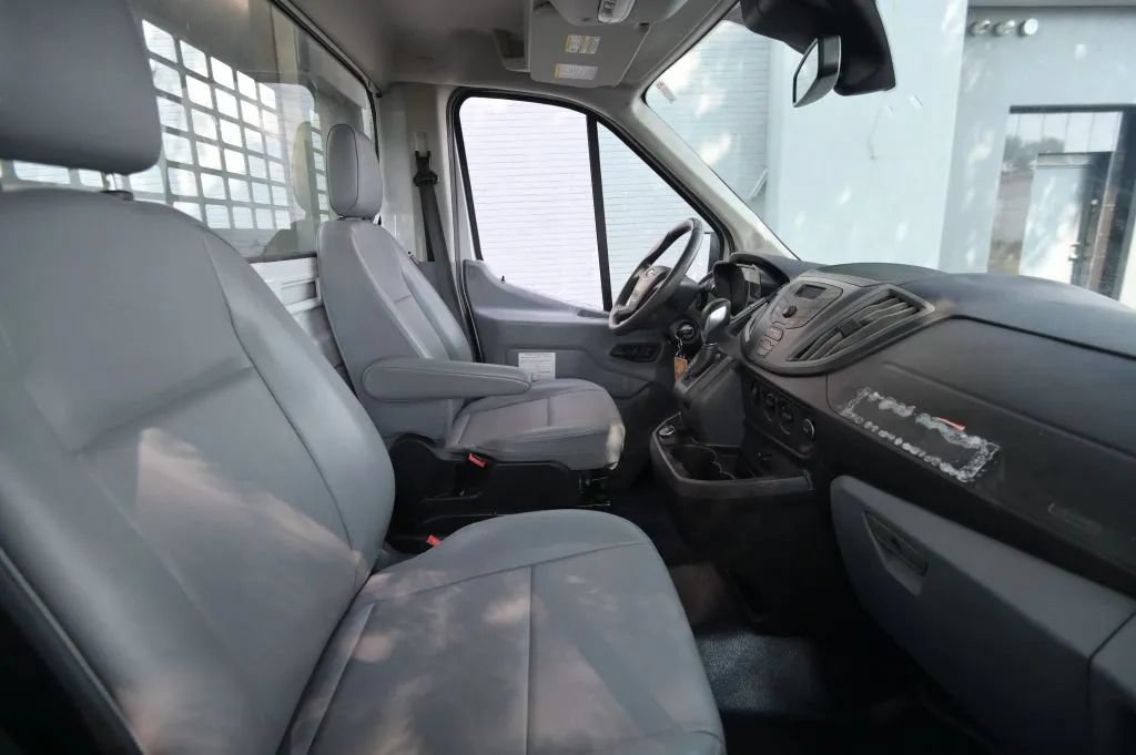 Used 2018 Ford Transit 250 138 RWD image 36