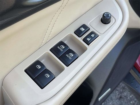 Used 2018 Subaru Outback 2.5i Limited image 17