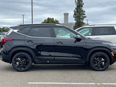 New 2026 Kia Seltos EX FWD image 3