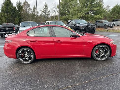 Used 2024 Alfa Romeo Giulia Veloce image 5