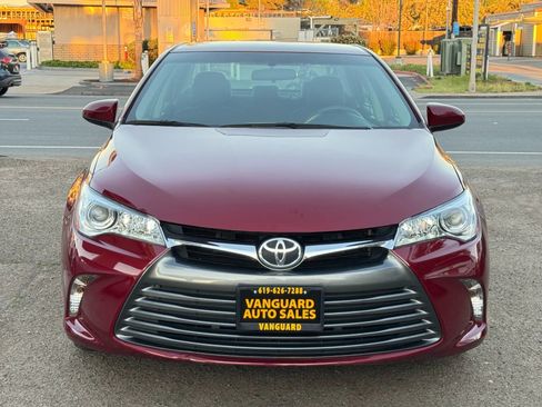 Used 2015 Toyota Camry LE FWD image 3