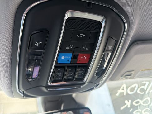 Used 2022 Jeep Grand Cherokee L Limited AWD/4WD image 20