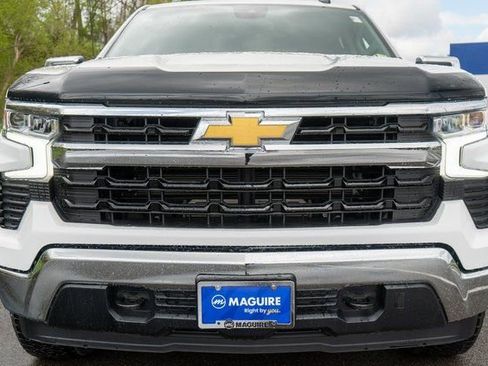 Used 2024 Chevrolet Silverado 1500 LT AWD/4WD image 3