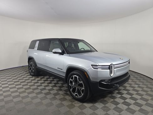 Used 2025 Rivian R1S Adventure AWD/4WD image 7