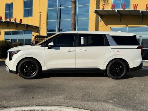 New 2026 Kia Carnival LXS image 3