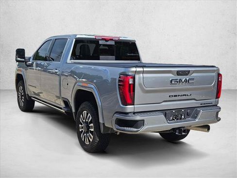 Used 2026 GMC Sierra 2500 Denali Ultimate w/ LPO, Black Badging Package AWD/4WD image 7