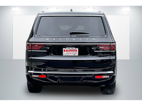 Used 2025 Jeep Wagoneer 4WD image 4