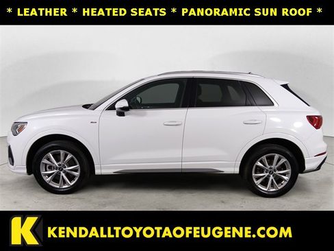 Used 2023 Audi Q3 2.0T Premium image 2