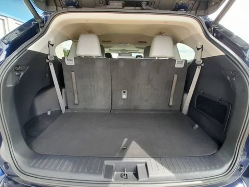 Used 2021 Toyota Highlander XLE AWD/4WD image 60