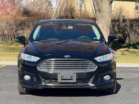 Used 2016 Ford Fusion Titanium image 2