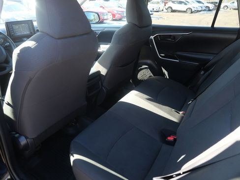 Used 2019 Toyota RAV4 LE image 20