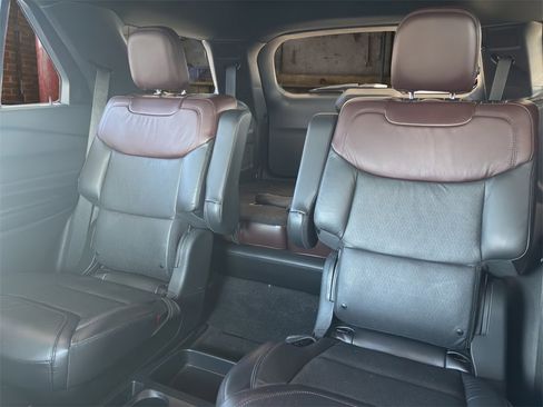 Used 2020 Ford Explorer Platinum w/ Premium Technology Package image 12