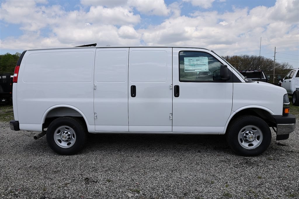 New 2026 Chevrolet Express 2500 w/ Driver Convenience Package RWD image 13