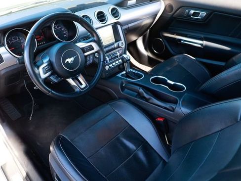 Used 2019 Ford Mustang Premium image 4