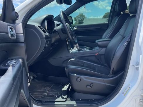 Used 2020 Jeep Grand Cherokee Altitude AWD/4WD image 3