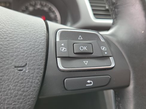 Used 2014 Volkswagen Passat 1.8T SE image 35