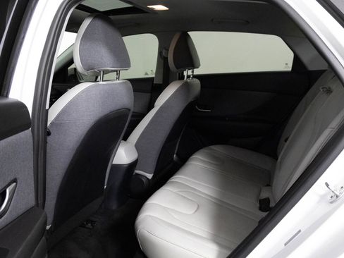 Used 2021 Hyundai Elantra Limited FWD image 35