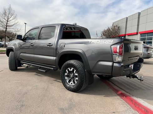 Used 2023 Toyota Tacoma TRD Off-Road image 8