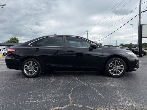 Used 2017 Toyota Camry SE FWD image 4