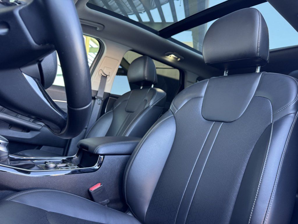 Used 2022 Kia Sorento SX FWD image 29