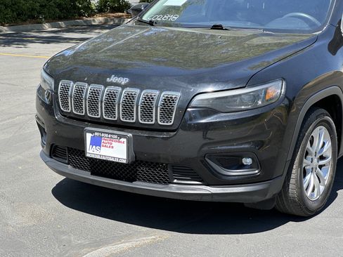 Used 2019 Jeep Cherokee Latitude w/ Popular Appearance Group FWD image 10
