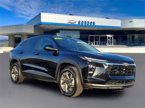 Used 2024 Chevrolet Trax LT w/ Driver Confidence Package image 6