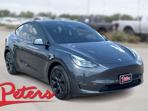 Used 2025 Tesla Model Y Long Range AWD/4WD image 1