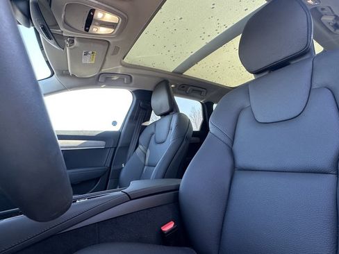 Used 2025 Volvo V90 B6 Cross Country Plus w/ Protection Package Premier image 6