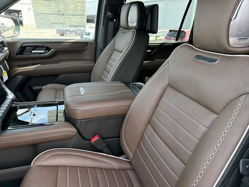 New 2026 GMC Yukon XL Denali Ultimate AWD/4WD image 17