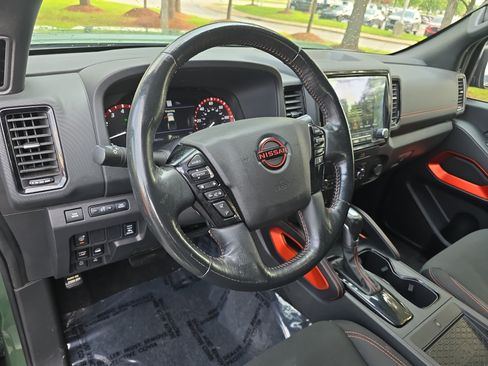 Used 2022 Nissan Frontier PRO-4X AWD/4WD image 16