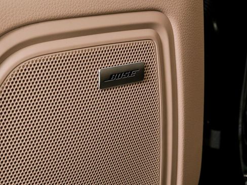 New 2026 Porsche Macan image 7