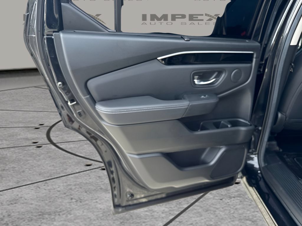 Used 2025 Honda Pilot EX-L image 28