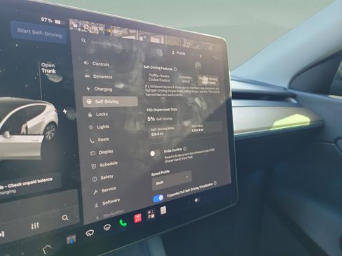 Used 2021 Tesla Model Y Long Range AWD/4WD image 26