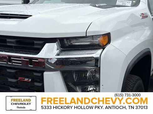 Used 2023 Chevrolet Silverado 2500 LT AWD/4WD image 7