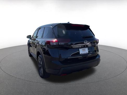 Used 2025 Nissan Rogue SV FWD image 11