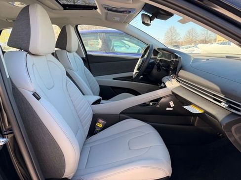 New 2026 Hyundai Elantra Limited image 32