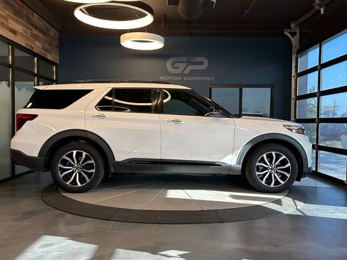 Used 2020 Ford Explorer ST w/ Premium Technology Package AWD/4WD image 2