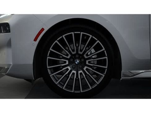 New 2025 BMW i7 xDrive60 w/ Executive Package RWD image 7