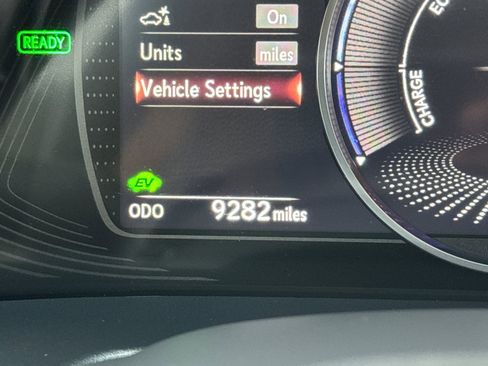 Used 2025 Lexus ES 300h w/ Premium Package image 26